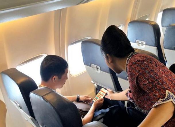 Ada W-IFE, Penumpang Kini Bisa Main Ponsel di Pesawat Lion Air