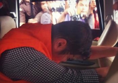 Breaking News : Dalang Korupsi Lampu Jalan Kota Pekanbaru Ditahan