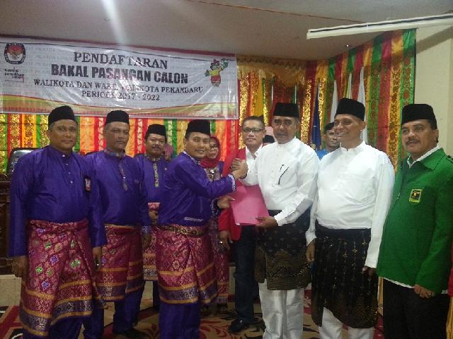 Diantar Ratusan Simpatisan, Ide-SUA Resmi Diterima KPU Pekanbaru