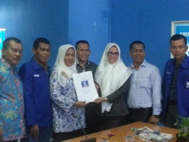 Ade Hartati dan Tambi di Boyong Kader Ambil Formulir Cawako ke Rumah PAN