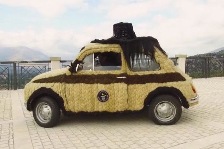 Ini Dia Mobil Pemegang Rekor Paling 'Berambut' di Dunia