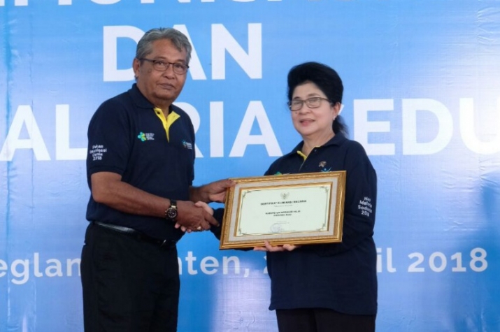 Bupati Inhil Terima Sertifikat Eliminasi Malaria dari Menteri Kesehatan