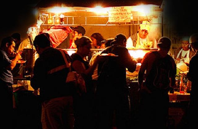 Makan Sepuasnya Hanya Rp50 Ribu di Pasar Malam Ala Hotel ibis Pekanbaru