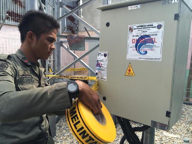 Satpol PP Pekanbaru Kembali Segel Tiga Tower Tak Memiliki Izin