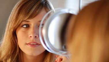 Wanita Becermin 8 Kali Sehari, Pertanda Apa Ya?