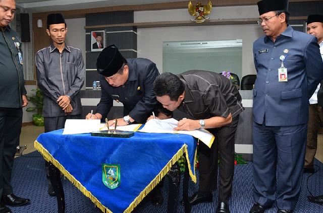 Bupati dan DPRD Sepakati KUA dan PPAS APBD Bengkalis 2017