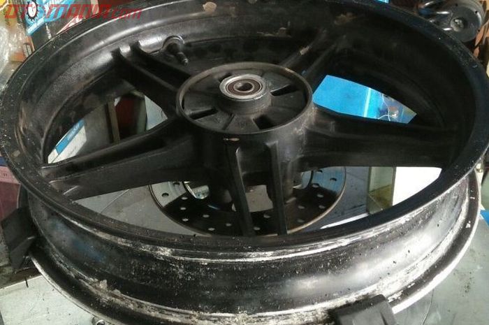 Kalian Harus Tahu, Efek Negatif Cairan Anti-Bocor pada Ban