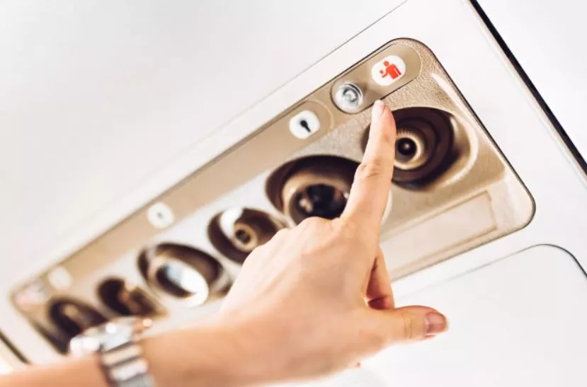 Ingat! Jangan Pernah Tekan Tombol Ini saat Pesawat Take Off