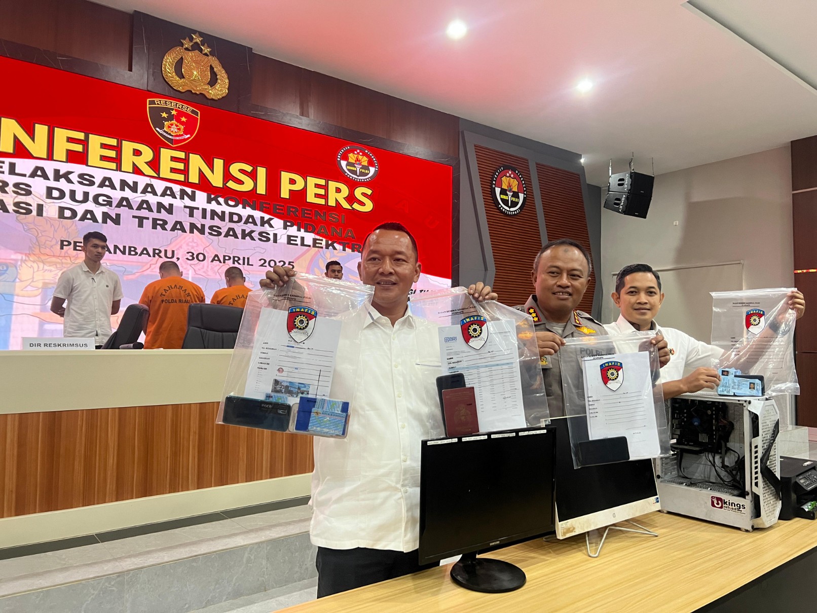 Polda Riau Bongkar Sindikat Pemalsuan Dokumen Kependudukan, Empat Orang Ditangkap