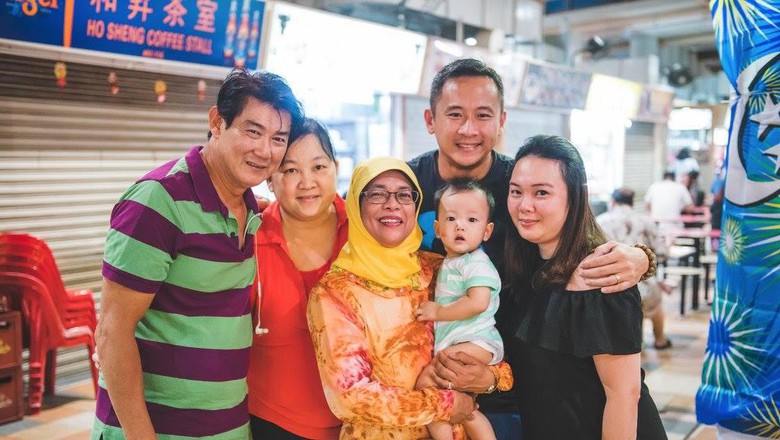 Penjual Nasi Padang itu Kini Jadi Presiden Singapura