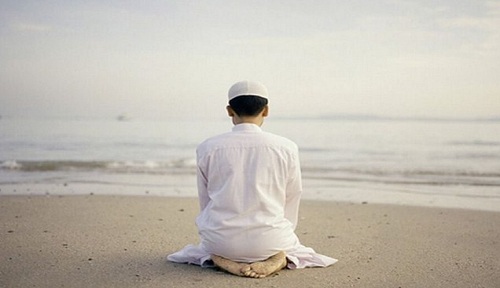 Bagaimana Cara Sholat Bisa Menenangkan Hati Kita?