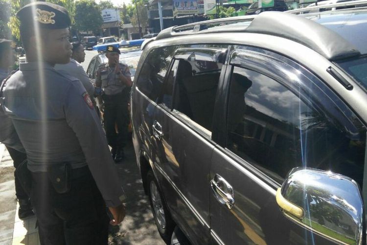 Apes, Pecah Kaca Mobil untuk Ambil Uang, Pencuri Malah Dapat Lembaran Kertas