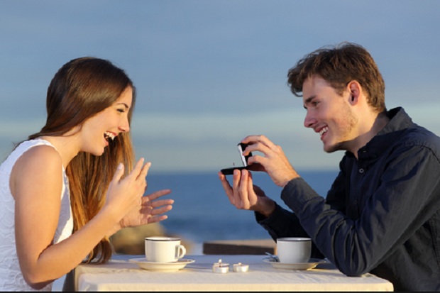 6 Tanda Pacar Anda Siap Menikah!