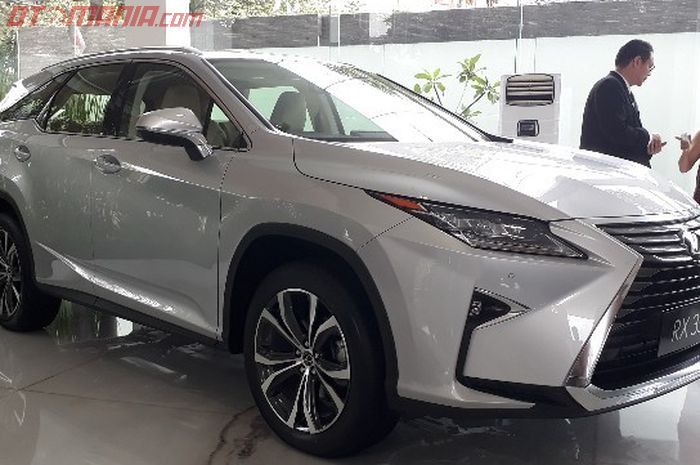 Lexus Seri RX Pertama dengan Akomodasi 7-Penumpang