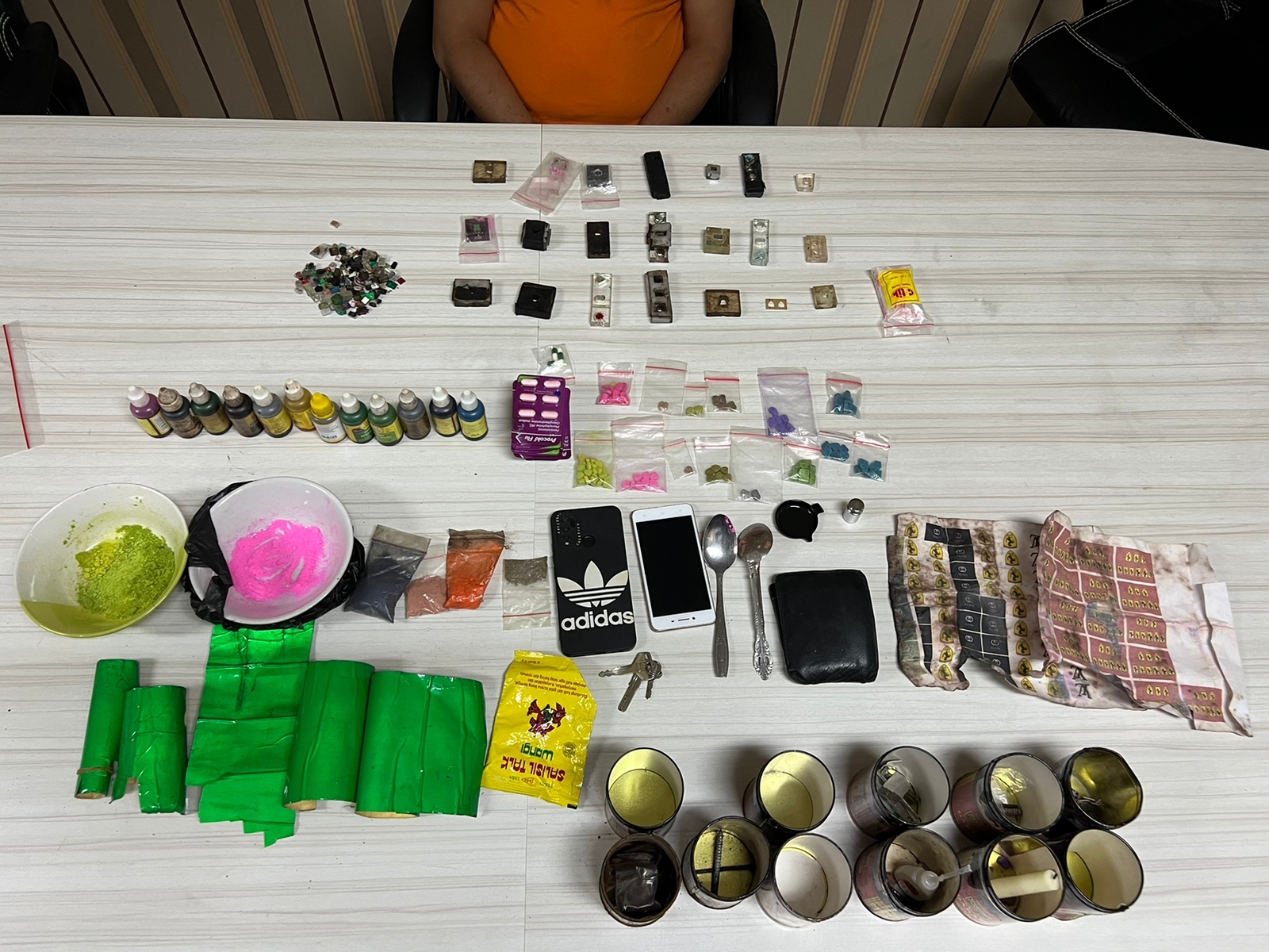 Satresnarkoba Polresta Pekanbaru Bongkar Home Industri Pembuatan Pil Ekstasi di Pangeran Hidayat