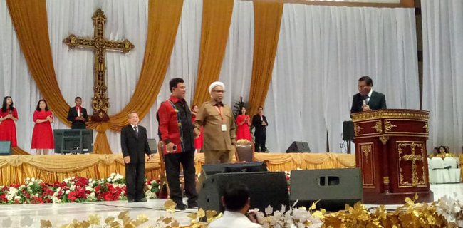 Fahri Hamzah Sebut Sorban Ali Ngabalin Semakin Berwarna