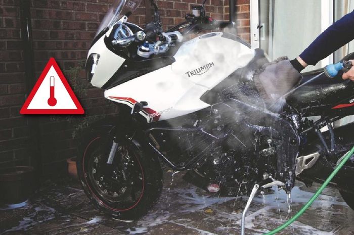 Bahaya Cuci Motor Sepulang Kerja