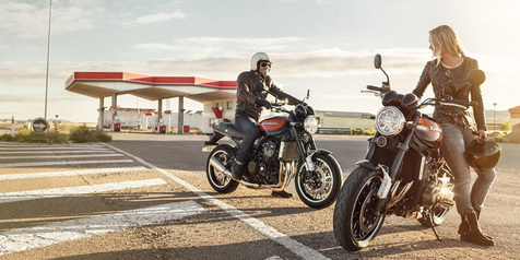 Meski Berkapasitas 900cc, Motor Ini Nyaman Diajak Jalan Pelan