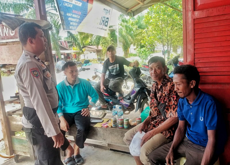 Ajak Warga Datang ke TPS pada 27 November 2024, Bhaninkamtibmas Polsek Rimba Melintang Intensifkan Sambang Warga