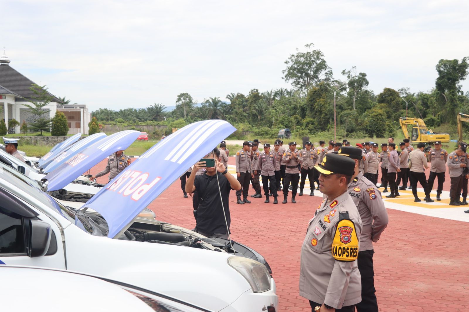 Cek Sarpras Satgas Walpri dan Kawal Lantas, Kapolres Rohul Arahkan Anggota Pahami Tugas dengan Baik