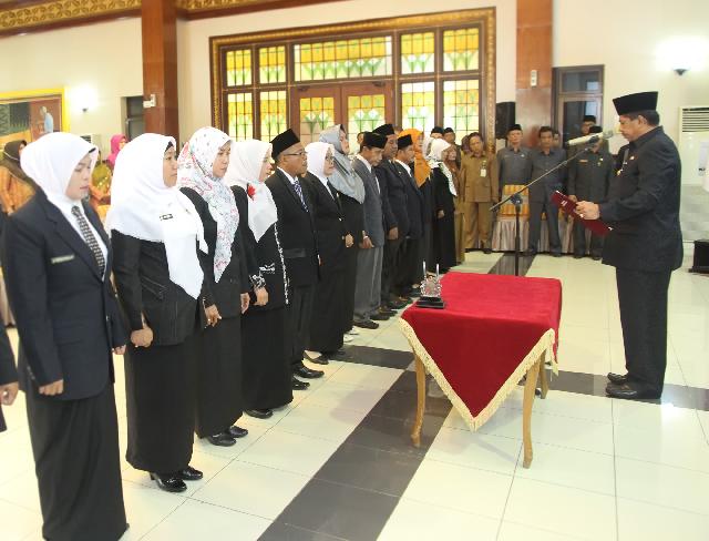 Wabup Lantik 16 Kepala Sekolah