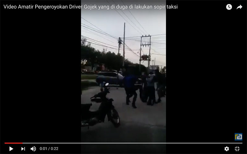 Video Aksi Pengeroyokan Driver Gojek yang Diduga Dilakukan Oknum Pengemudi Taksi di Pekanbaru