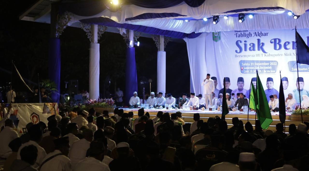 Sambut Tahun 2023, Lautan Manusia Bershalawat di Siak Riau