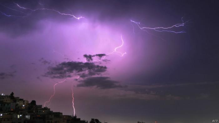 Riau Diguyur Hujan, Waspadai Angin Kencang dan Petir di Wilayah Ini