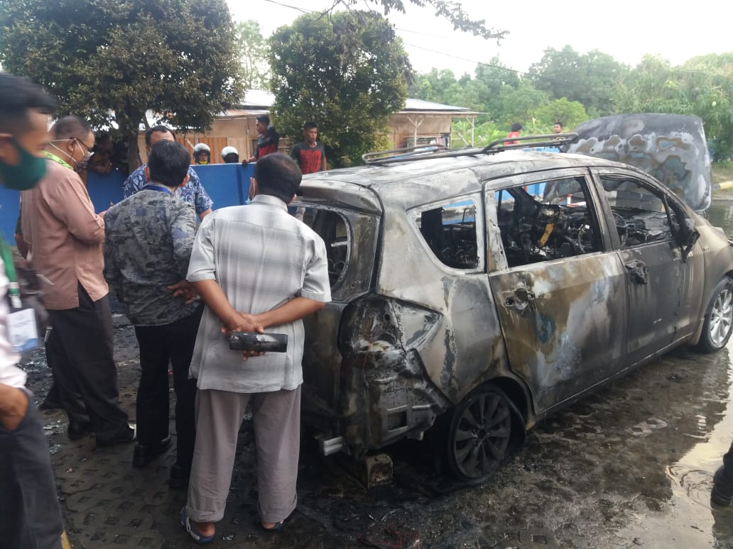 Mobil Dokter Terbakar di Parkiran RS Aulia