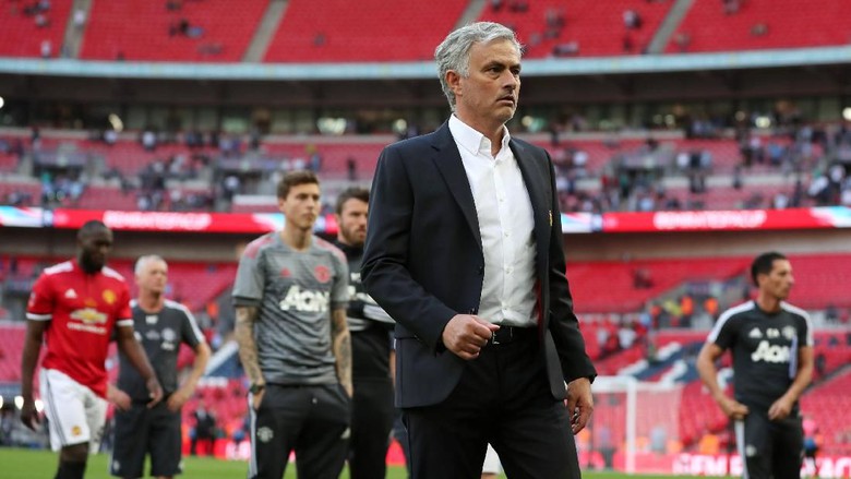 Mourinho Sebut Chelsea Tak Pantas Menang