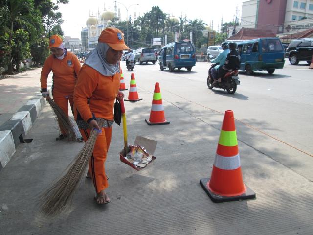 Mulyadi : Walikota Jangan PHK Penyapu Jalan