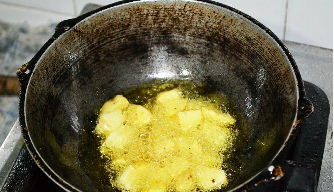 Kulit Kena Percikan Minyak Goreng Panas, Jangan Beri Es