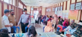 Kejar Target Vaksinasi, Nakes Jemput Bola