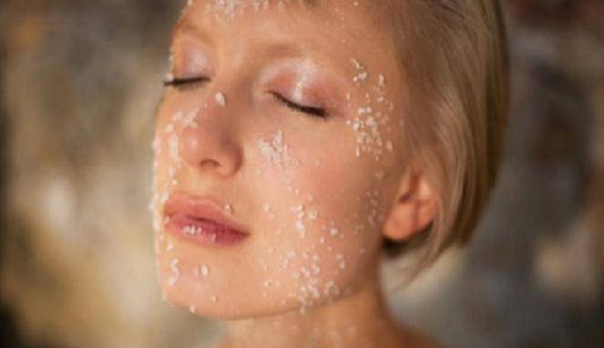 Cara Ampuh Singkirkan Komedo dengan Garam