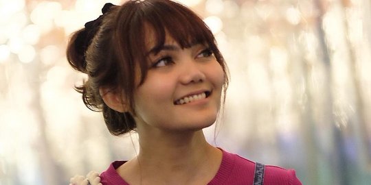 Ditanya Soal Agama, Jawaban Rina Nose Ini Tuai Amarah Publik