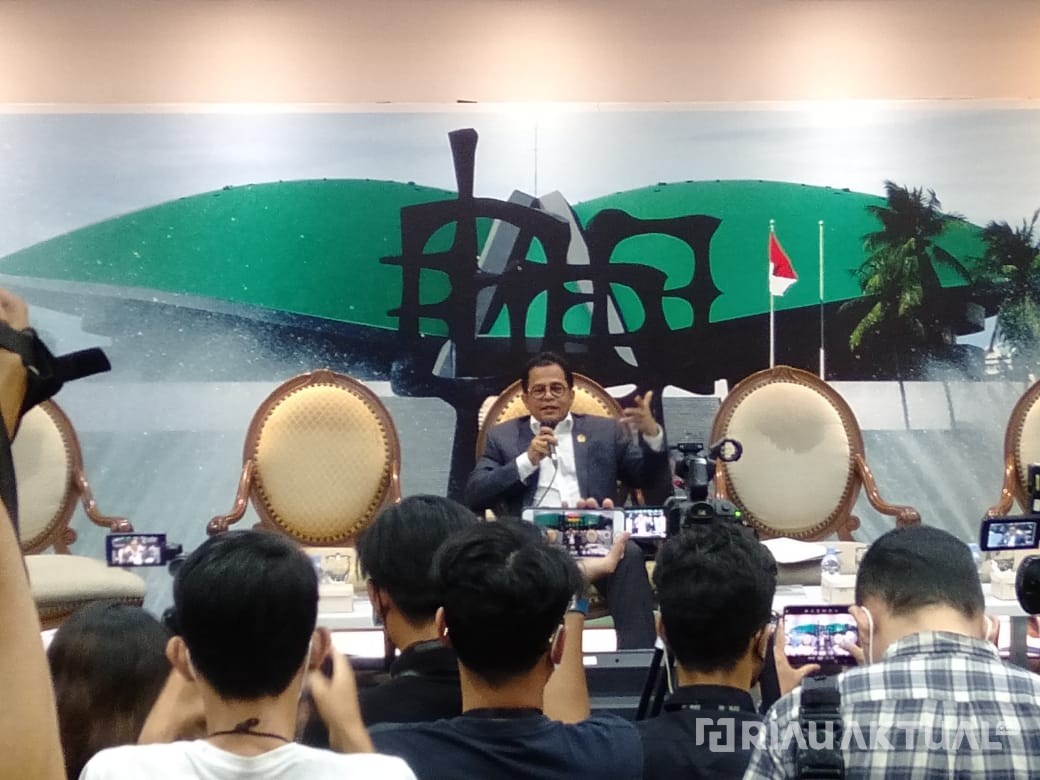 Penjelasan Sekjen DPR Soal Anggaran 48 M Gorden dan 11 M Pengaspalan