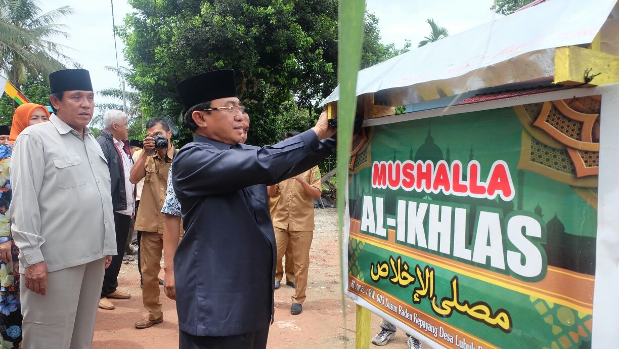 Bupati Inhil Resmikan Penggunaan Mushalla Al - Ikhlas Desa Lubuk Besar, Kemuning