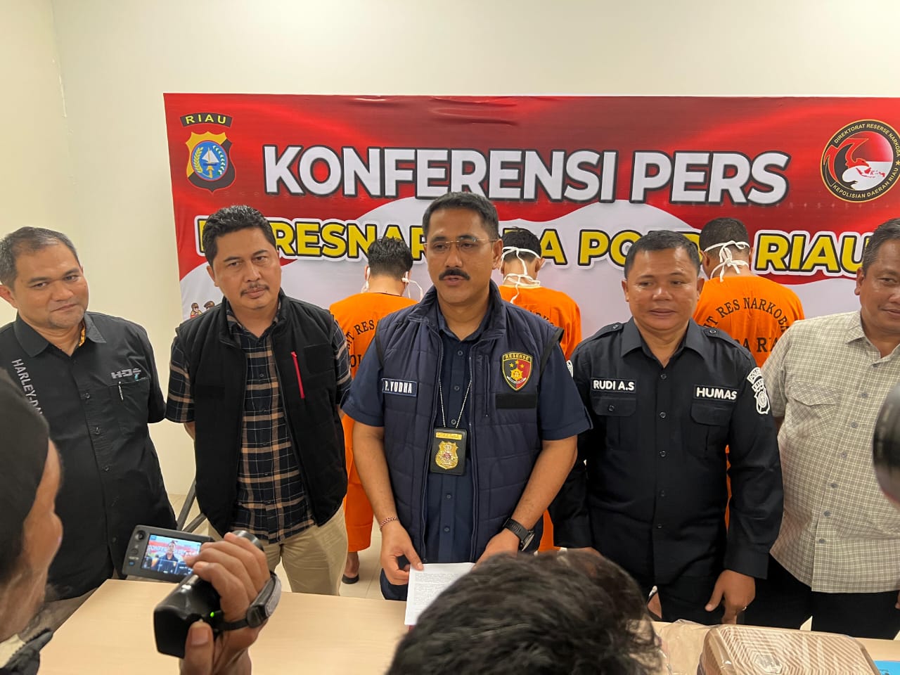 Napi di Riau Kendalikan Narkoba, Kurir Bawa Sabu Pakai Fortuner