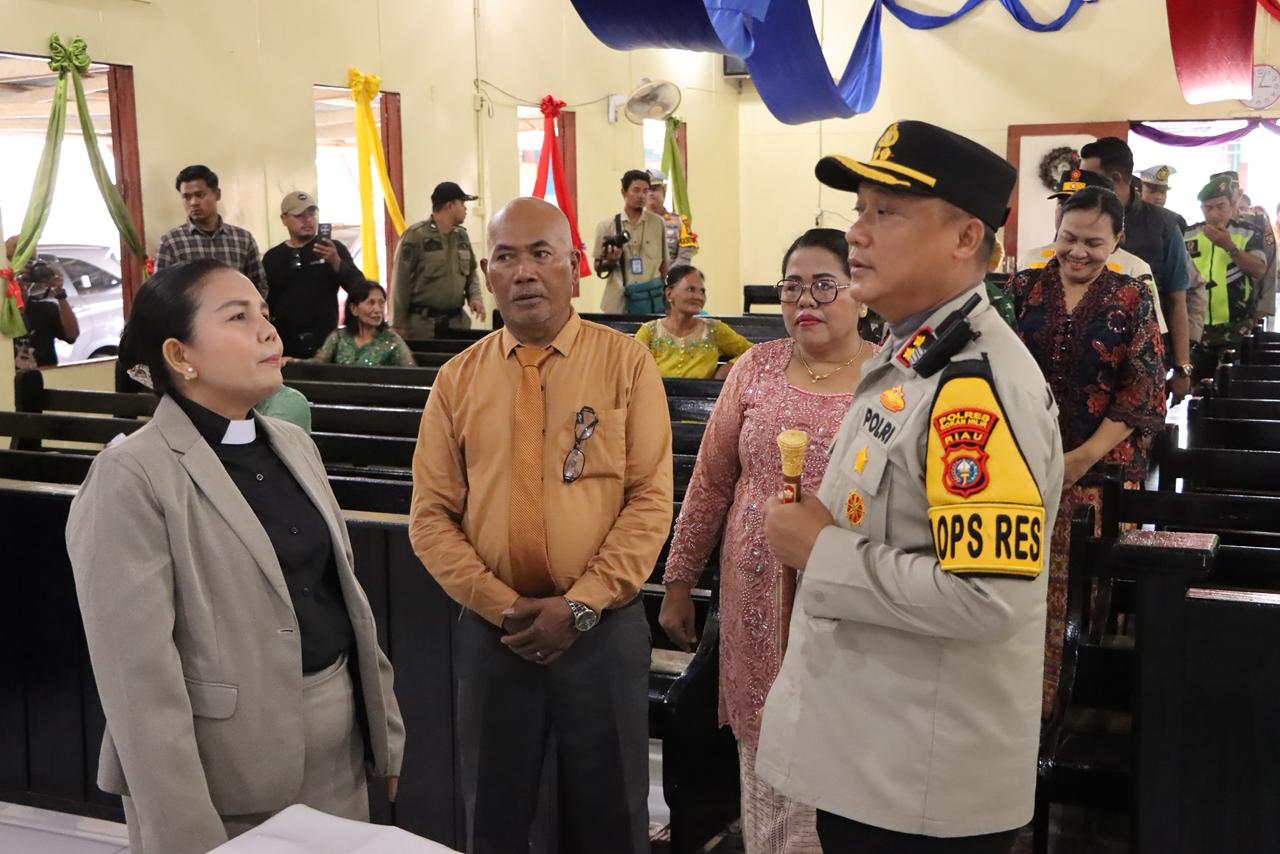 Kapolres Rohil dan Forkopimda Pantau Gereja saat Natal 2025