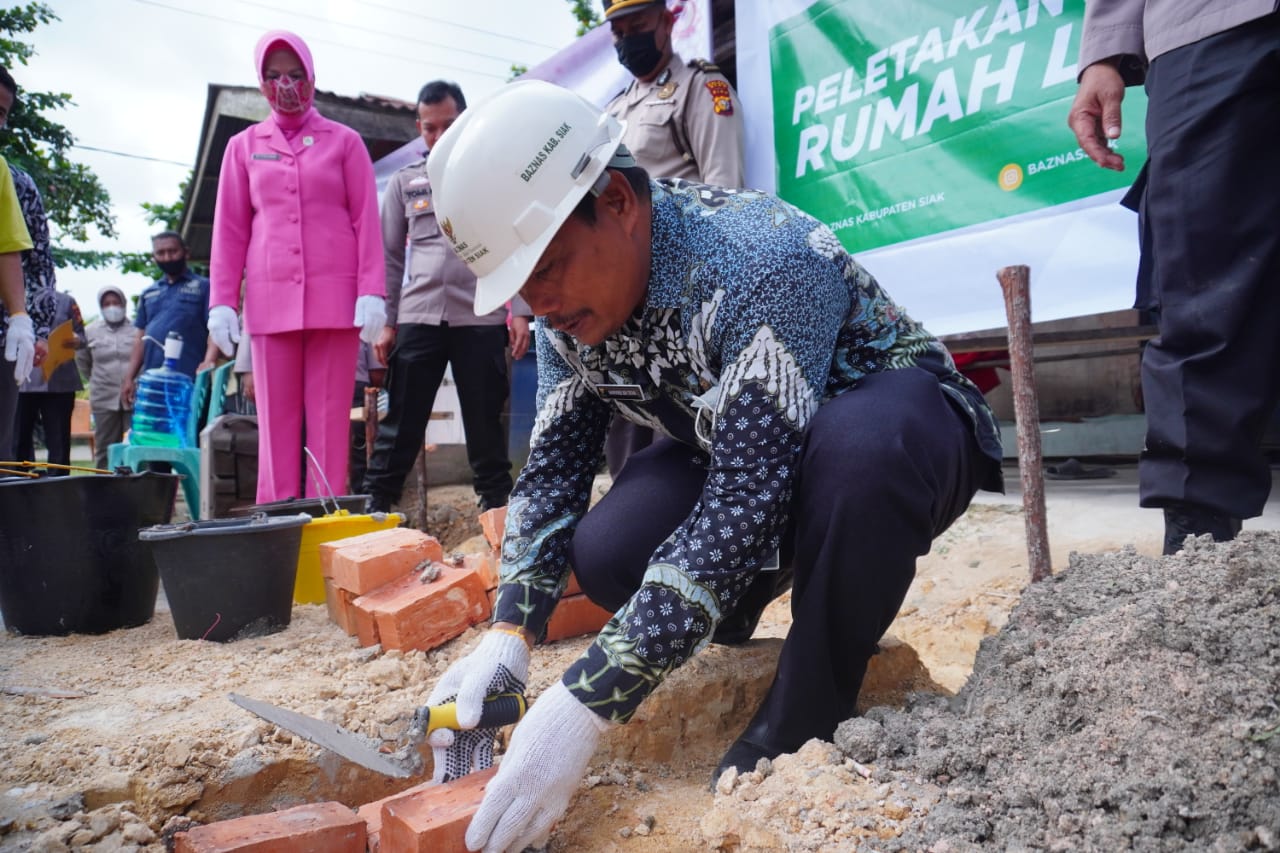 Basnaz Siak Bangun RTH Untuk Warga Kurang Mampu Menggunakan Dana Pendapatan Zakat
