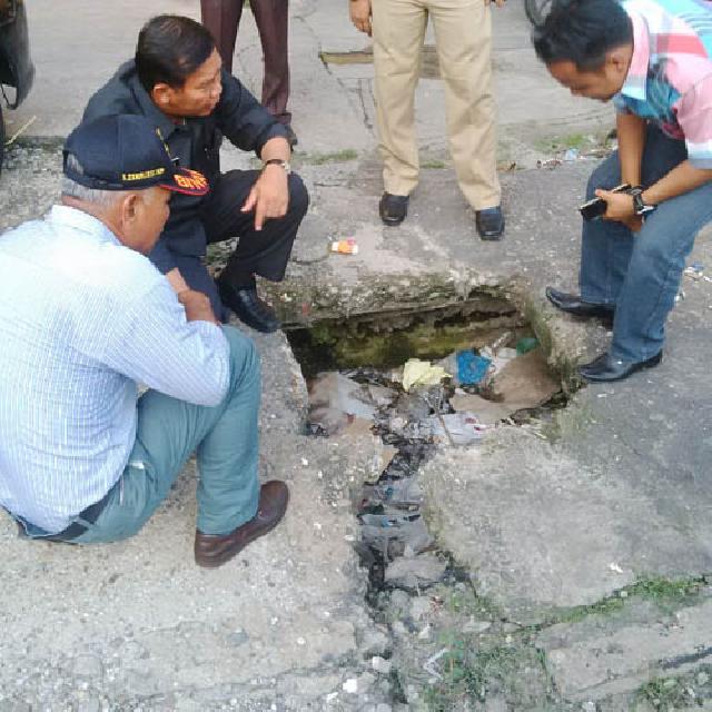 Walikota Pekanbaru Temukan Drenase Dipenuhi Sampah