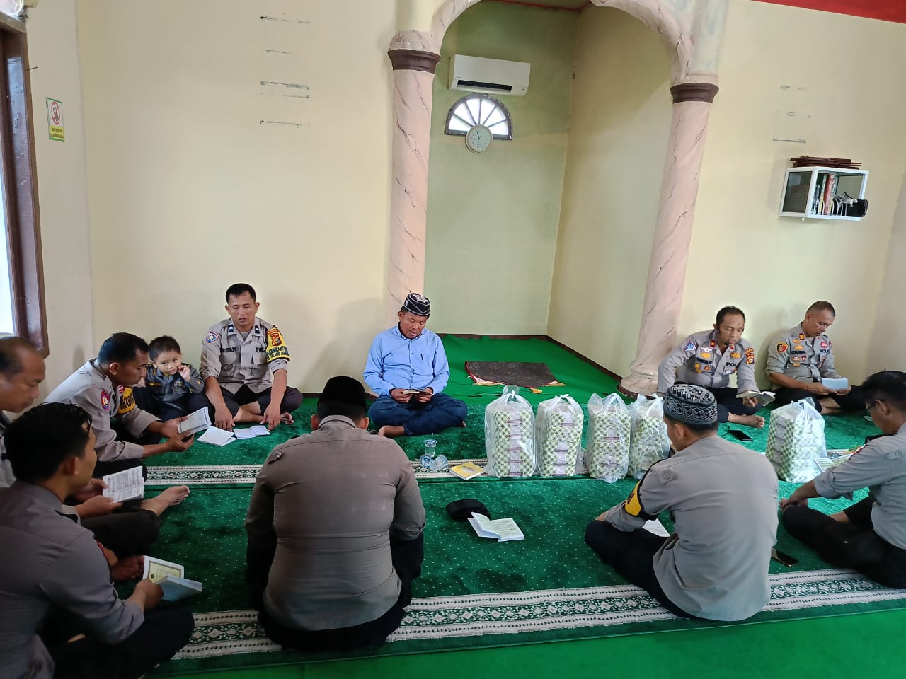 Binrohtal Polsek Kemuning, Penguatan Mental dan Doa untuk Pemilu Damai 2024