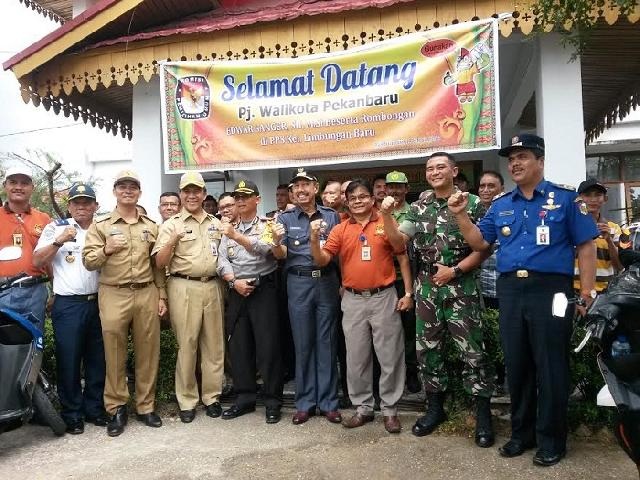 PJ Walikota Pekanbaru Tinjau Pendistribuian Logistik di Limbungan Baru