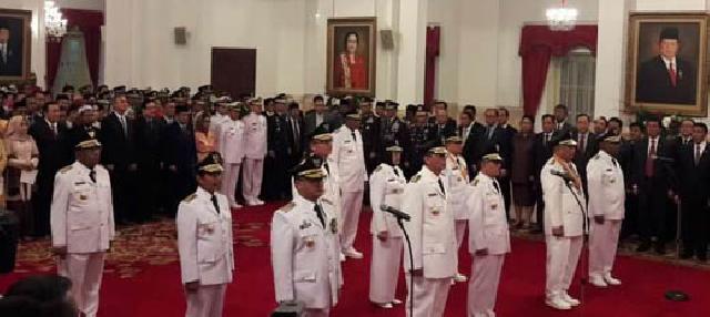 Dilantik Presiden, Wan Thamrin Resmi Jadi Wakil Gubernur Riau