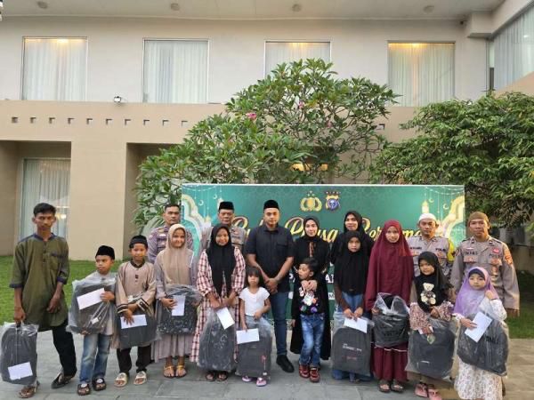 Kapolsek Pangkalan Kerinci Gelar Buka Puasa Bersama dan Santuni Anak Yatim