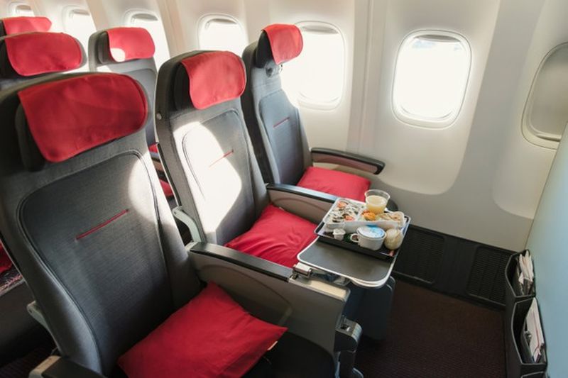 Saat Check In Pesawat Pilih Kursi Paling Depan Deh