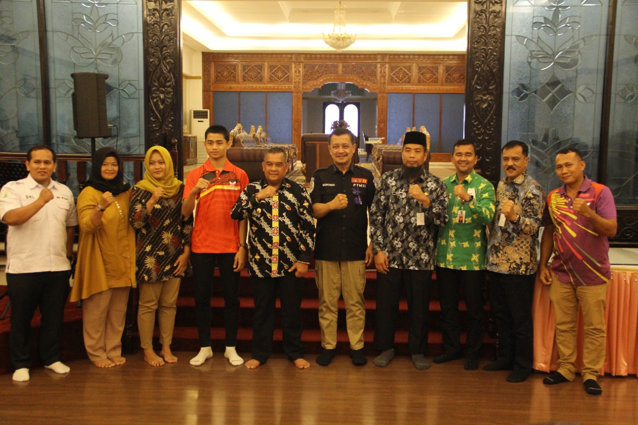 Bela Indonesia di SEATTA Bangkok, Edi Natar Lepas Atlet Junior Tenis Meja Asal Riau