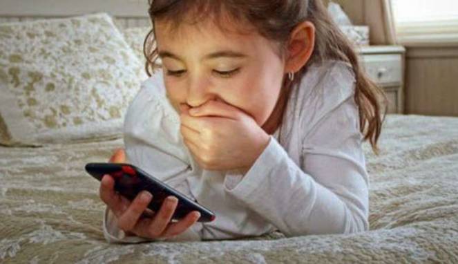 Bukan Salat Subuh, Generasi Now Bangun Tidur Ambil HP