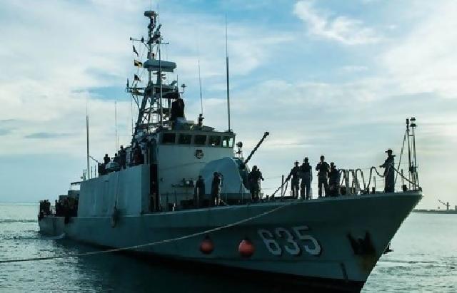 Empat ABK kapal perang 