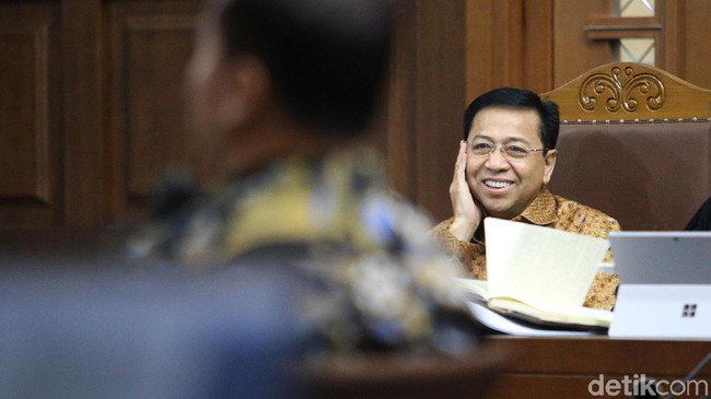 Buku Hitam dan Tulisan Novanto soal Anggota DPR Penerima Duit e-KTP